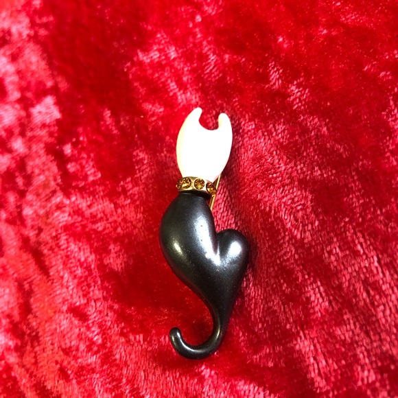 Vintage Cat Brooch Pin Black and white gold - Picture 1 of 3